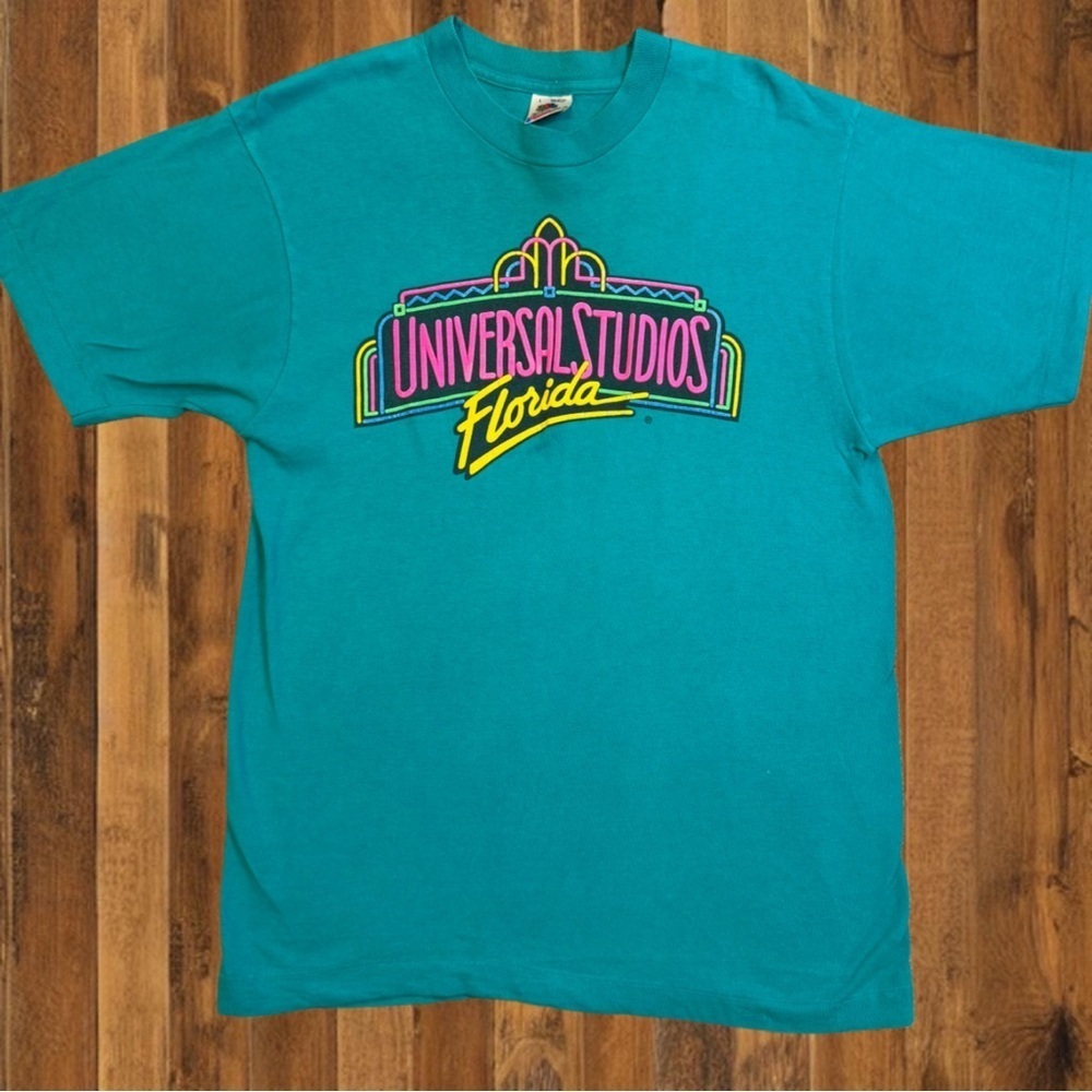 🎢 Vintage Universal Studios Florida Graphic Tee – 90s Neon Logo - Picture 2 of 7